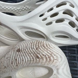 Kids Yeezy Foam Runner 5.5